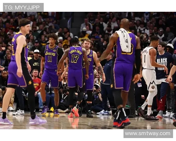 正在直播掘金与湖人激烈对决期待精彩瞬间和巅峰对抗的篮球盛宴 正在直播掘金与湖人激烈对决期待精彩瞬间和巅峰对抗的篮球盛宴